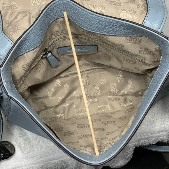 NWOT - Michael Kors Hamilton Traveler Studded Bag & Wristlet - Picture 7 of 15